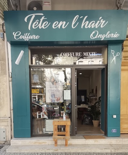 TETE EN L’AIR COIFFURE